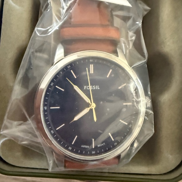 ⭐️ Firm Price ⭐️ NWT Men’s Fossil Tan Leather Strap Watch - Picture 3 of 4